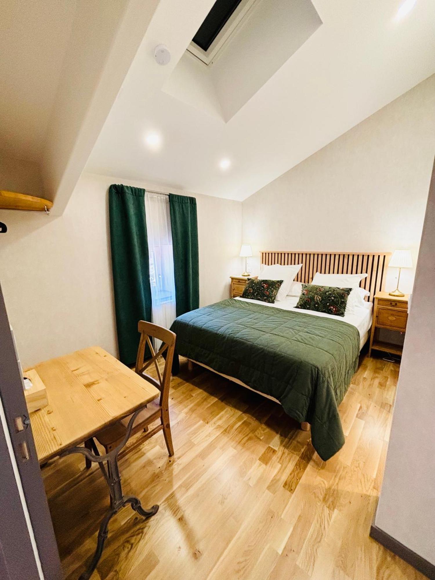 Bed and Breakfast Les Pierres Roses Coise Екстер'єр фото
